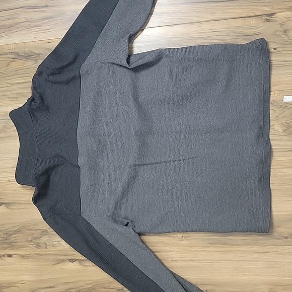 Calvin Klein Gray Color Block Long Sleeve Pull Over - Picture 6 of 8